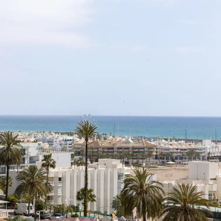 Venta de apartamento en planta media en Benalmadena Costa