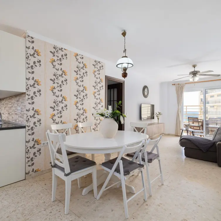 Venta de apartamento en planta media en Benalmadena Costa