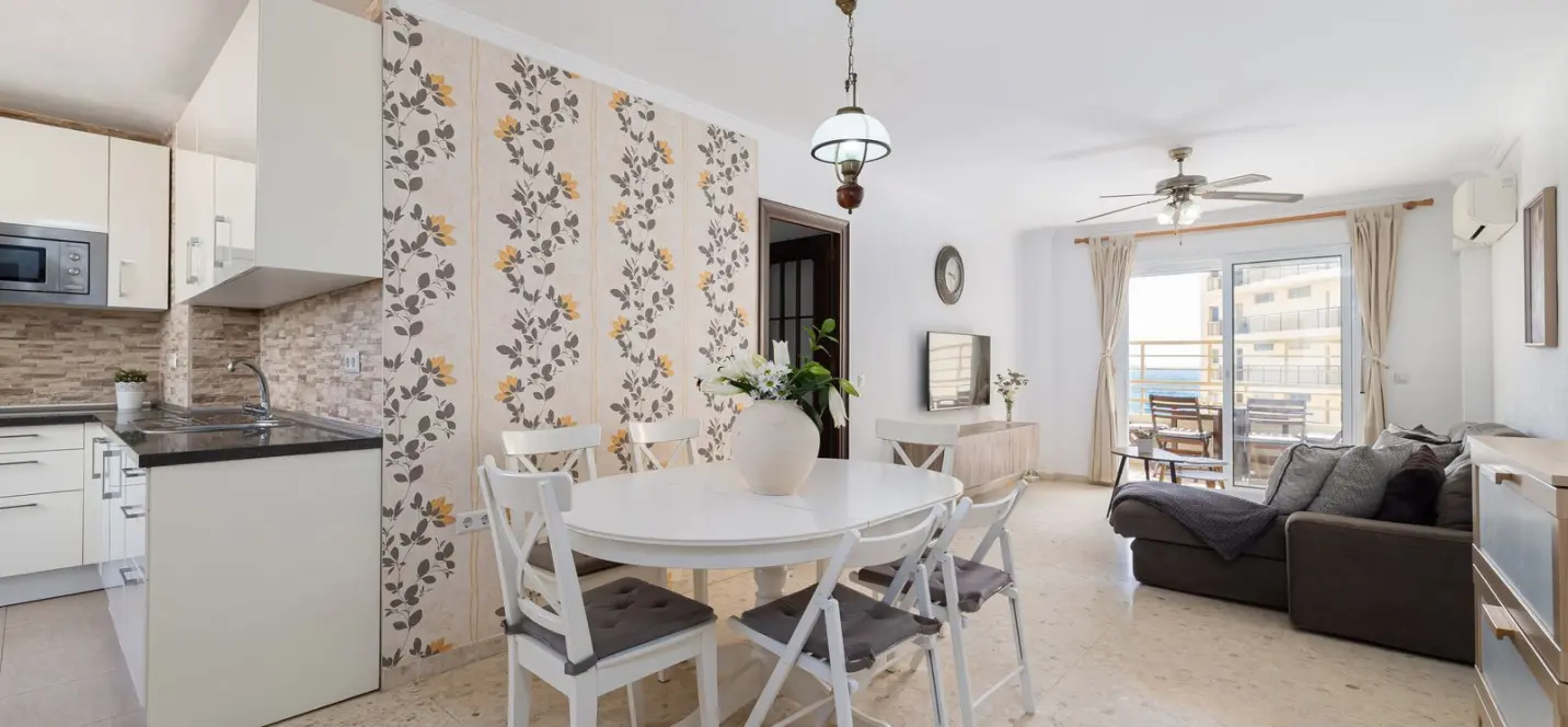 Venta de apartamento en planta media en Benalmadena Costa 1