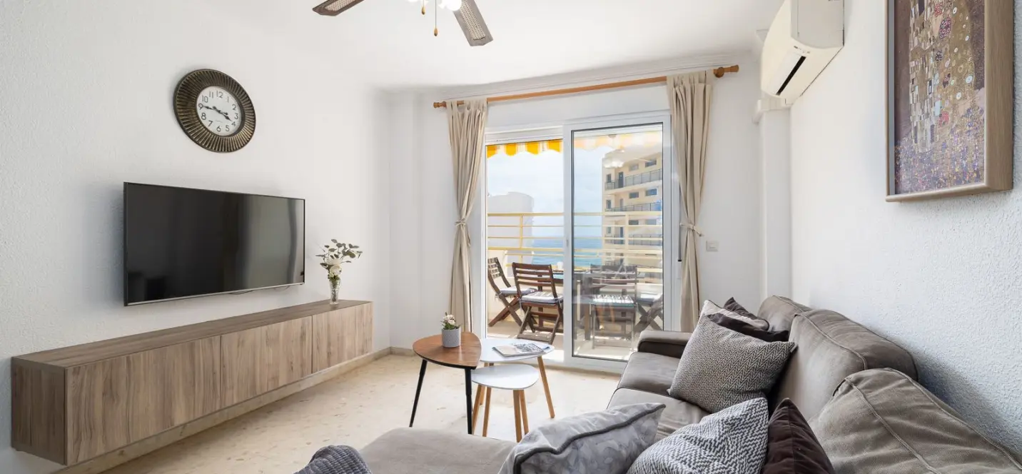 Venta de apartamento en planta media en Benalmadena Costa 2