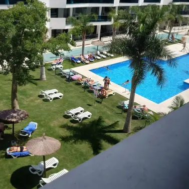 Продажа апартаментов на среднем этаже в Las Lagunas