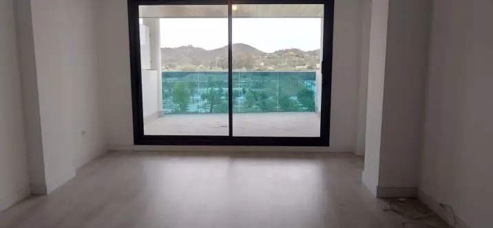 Продажа апартаментов на среднем этаже в Las Lagunas 2