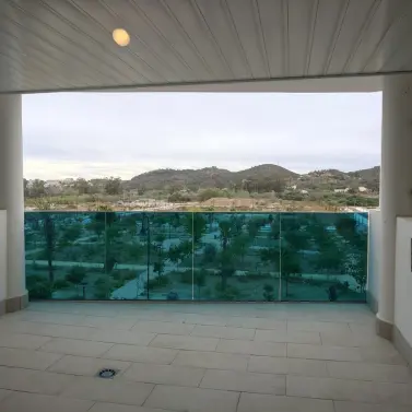 Продажа апартаментов на среднем этаже в Las Lagunas