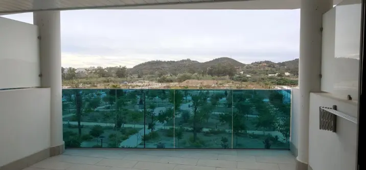 Продажа апартаментов на среднем этаже в Las Lagunas 3