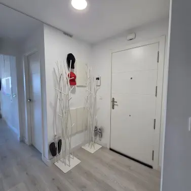 Продажа апартаментов на среднем этаже в Las Lagunas