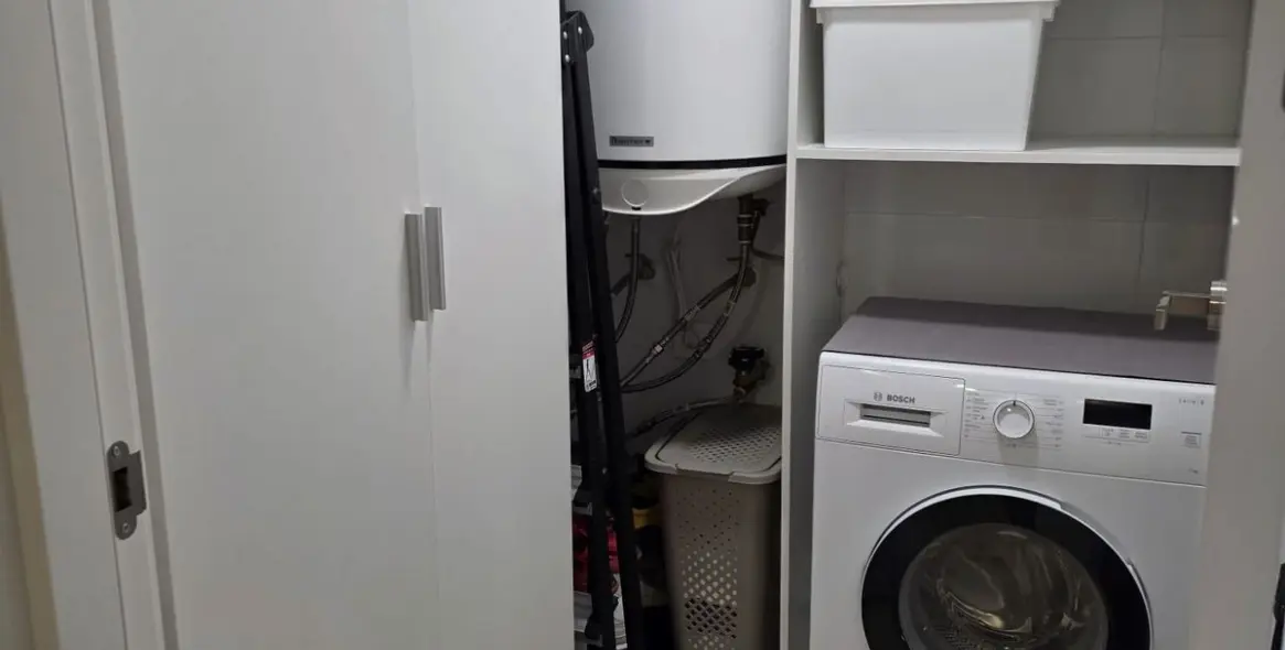 Venta de apartamento en planta media en Las Lagunas 8