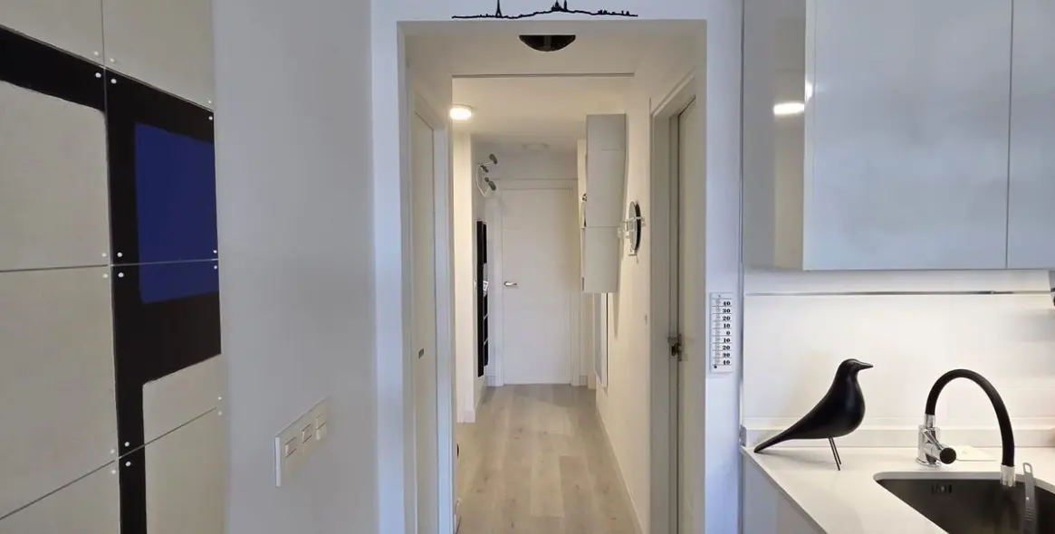 Venta de apartamento en planta media en Las Lagunas 9