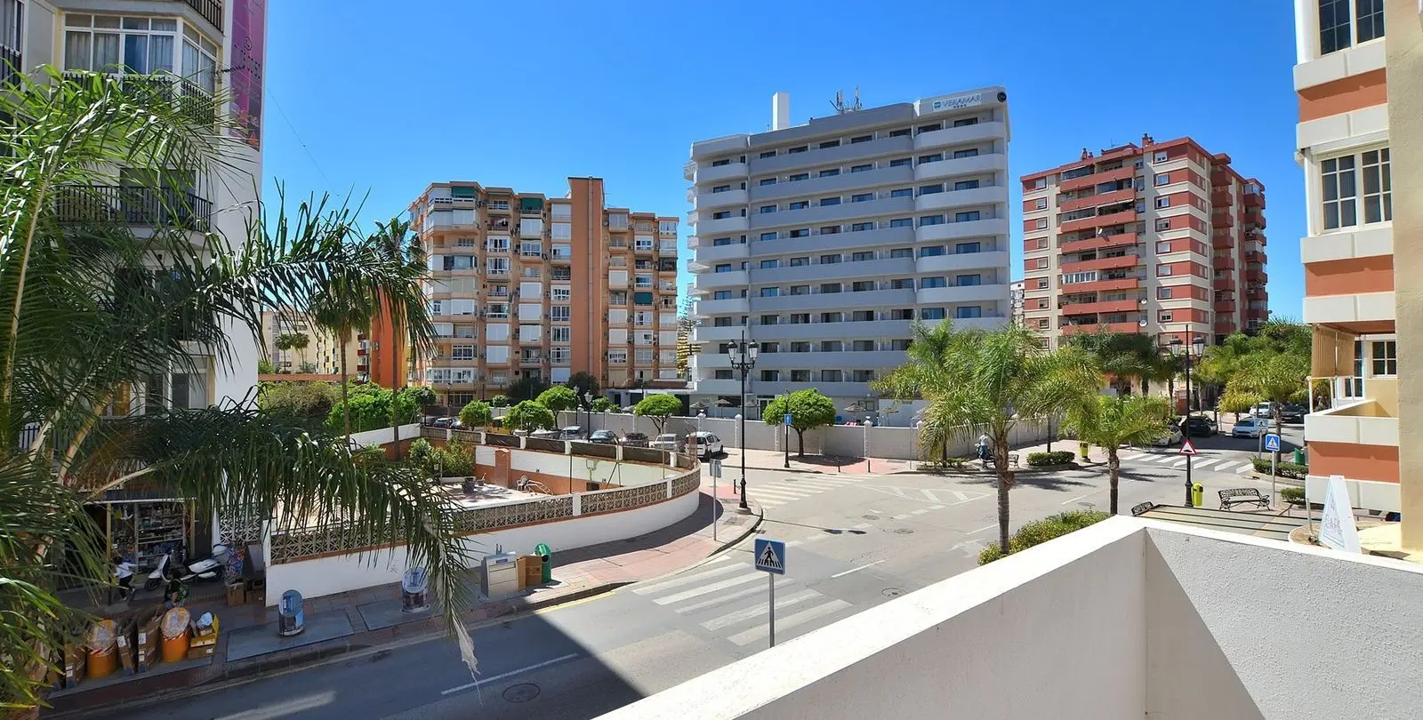 Venta de apartamento en planta media en Fuengirola 1