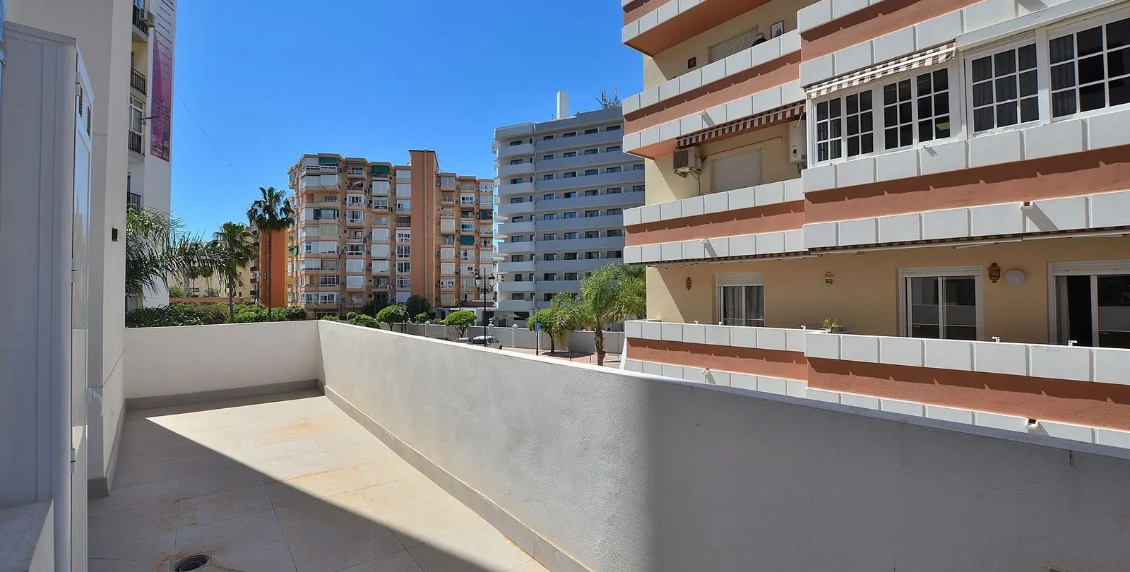 Venta de apartamento en planta media en Fuengirola 24