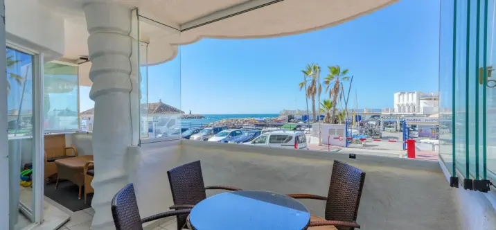 Venta de apartamento en planta media en Benalmadena Costa 1
