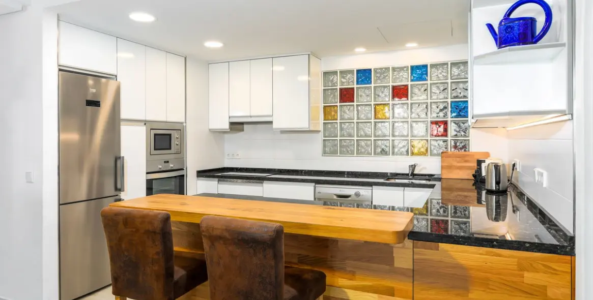 Venta de apartamento en planta media en Benalmadena Costa 6
