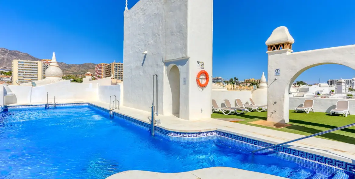 Venta de apartamento en planta media en Benalmadena Costa 9