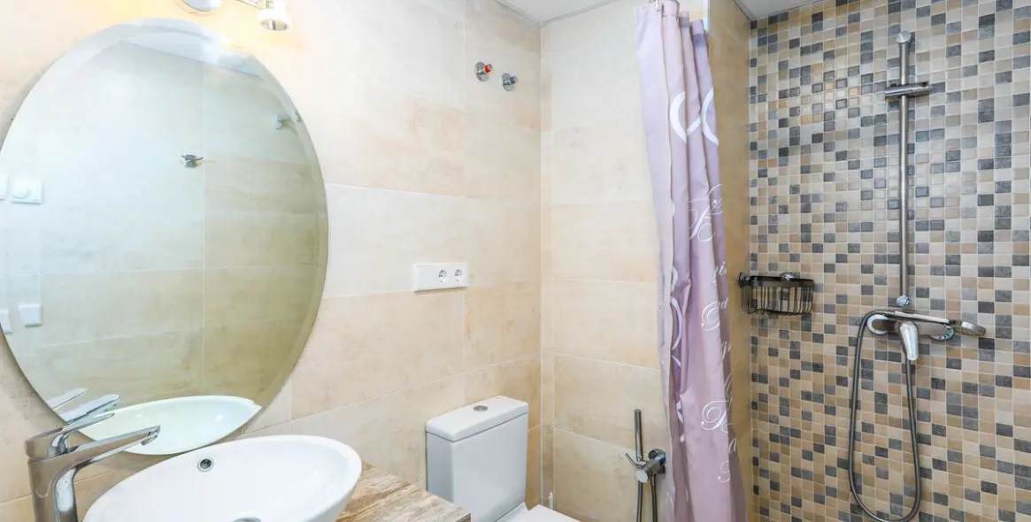 Venta de apartamento en planta media en Benalmadena Costa 11