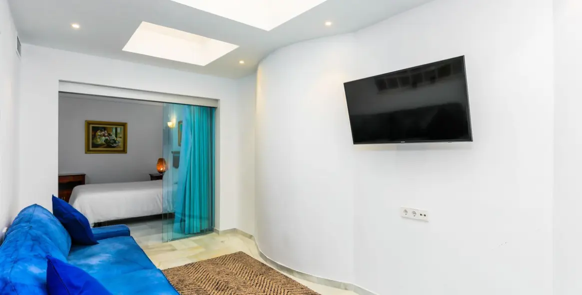 Venta de apartamento en planta media en Benalmadena Costa 13