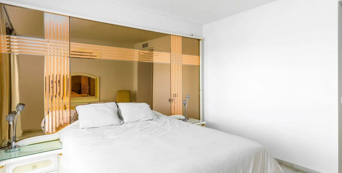 Venta de apartamento en planta media en Benalmadena Costa 15