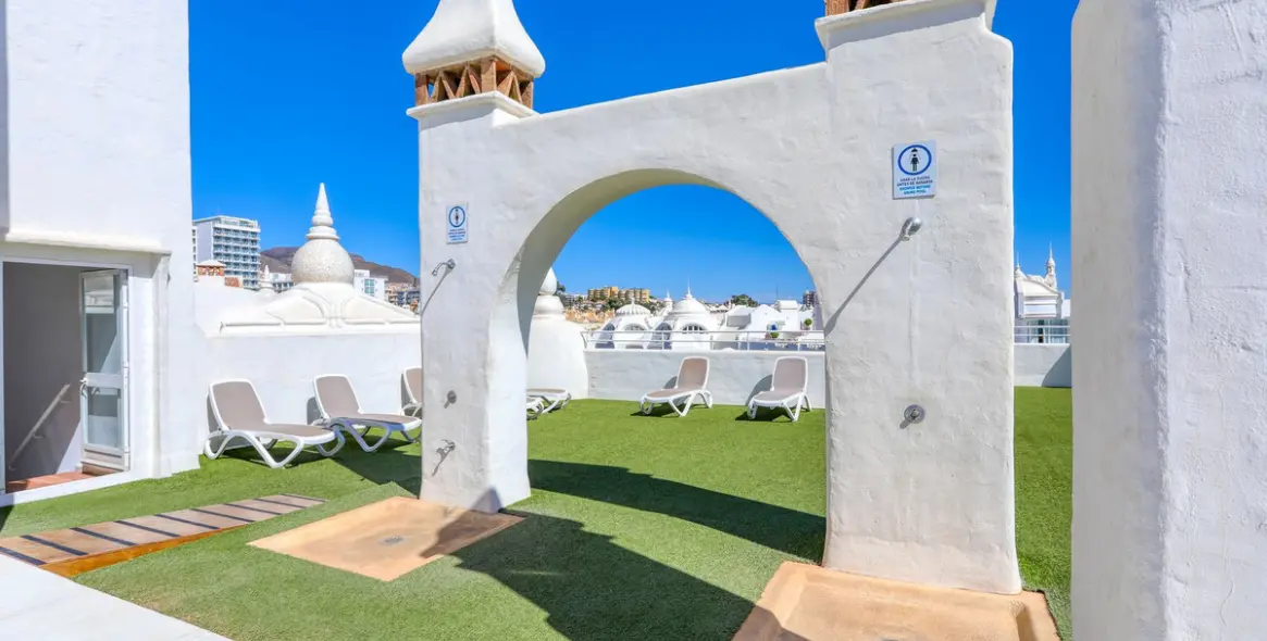 Venta de apartamento en planta media en Benalmadena Costa 18