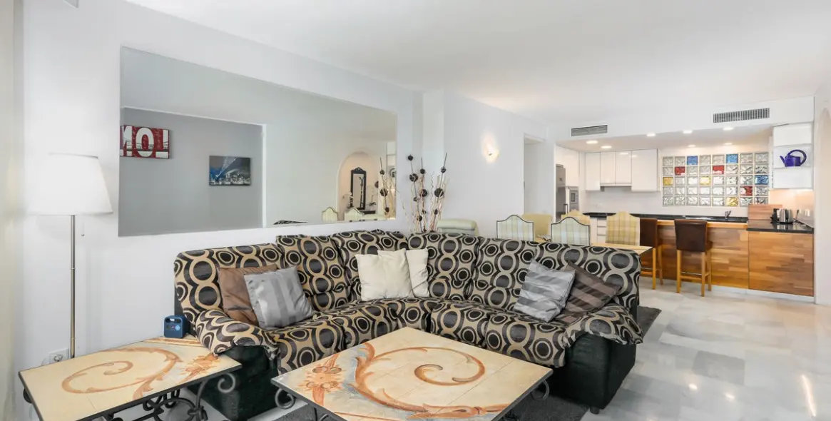 Venta de apartamento en planta media en Benalmadena Costa 21
