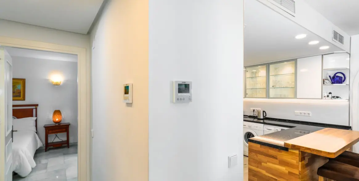 Venta de apartamento en planta media en Benalmadena Costa 22