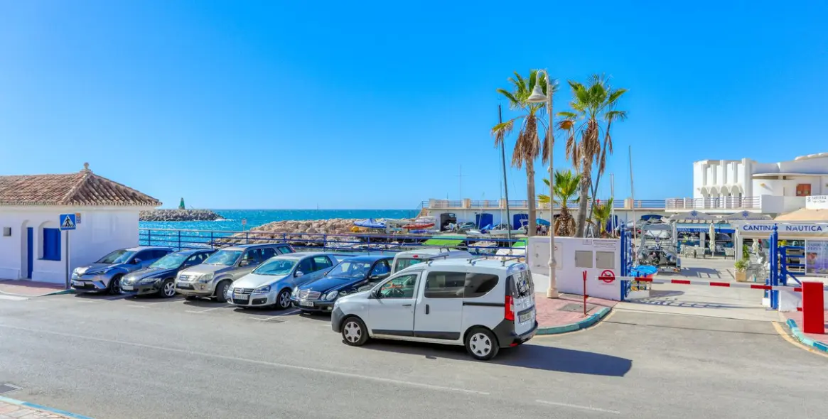Venta de apartamento en planta media en Benalmadena Costa 29
