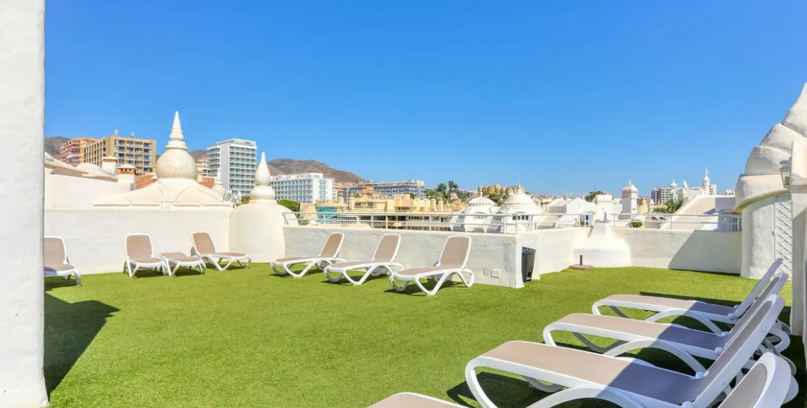 Venta de apartamento en planta media en Benalmadena Costa 34