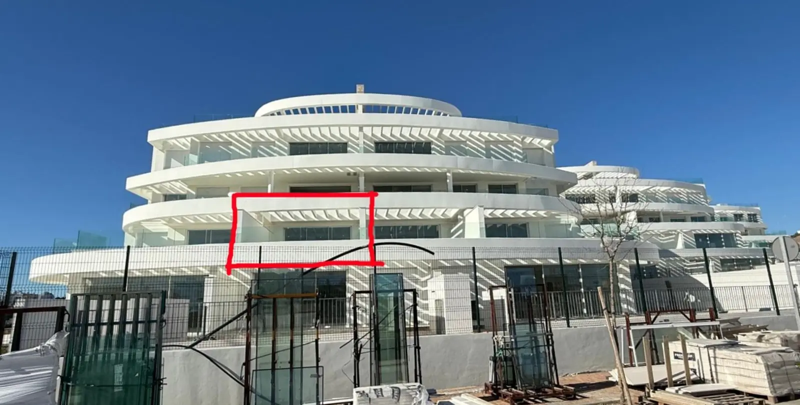 Sale of middle floor apartment in La Cala de Mijas 3