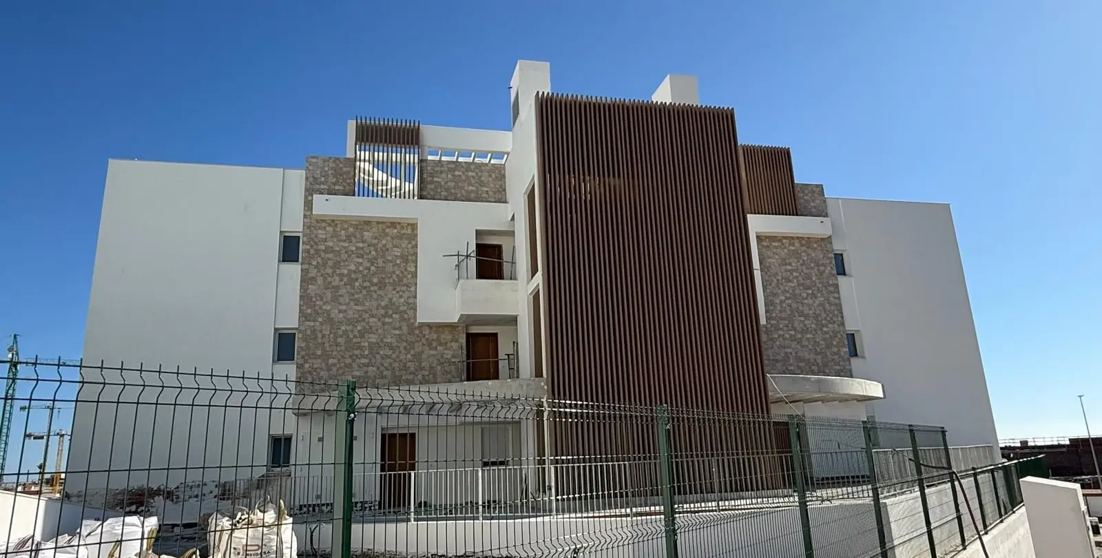 Sale of middle floor apartment in La Cala de Mijas 12