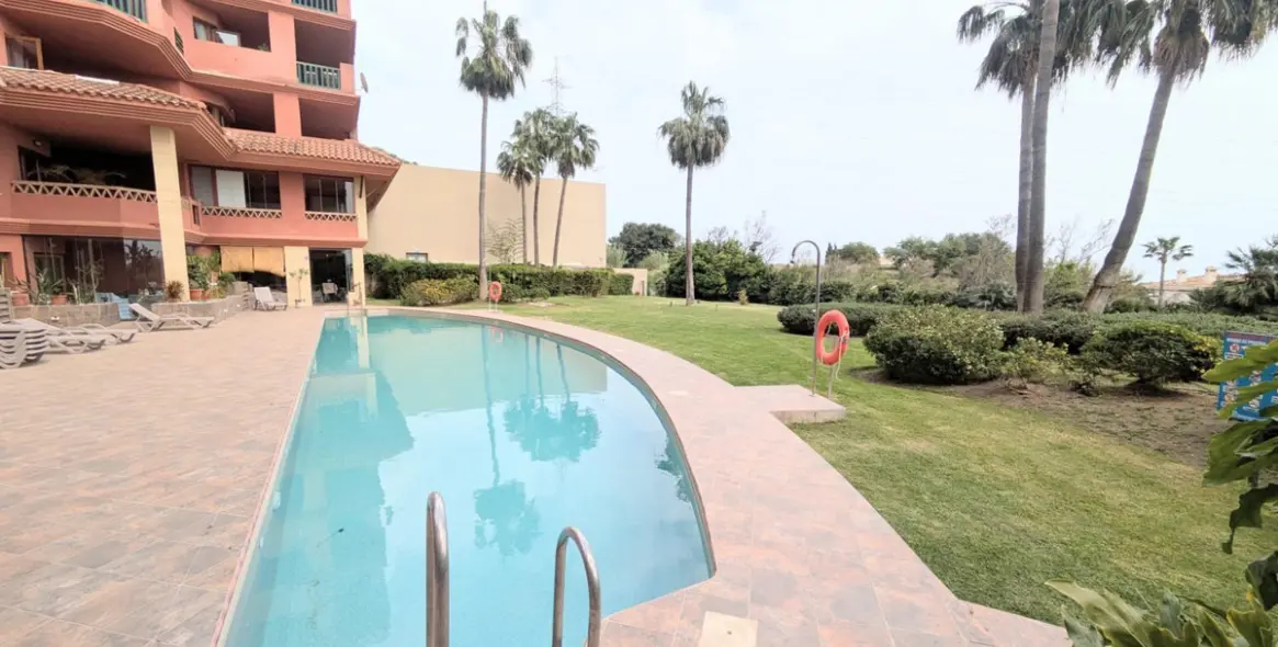 Sale of middle floor apartment in Benalmadena 5