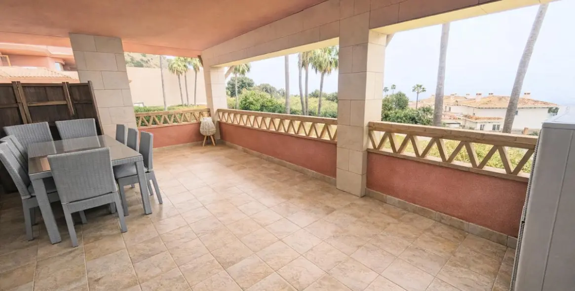 Sale of middle floor apartment in Benalmadena 14