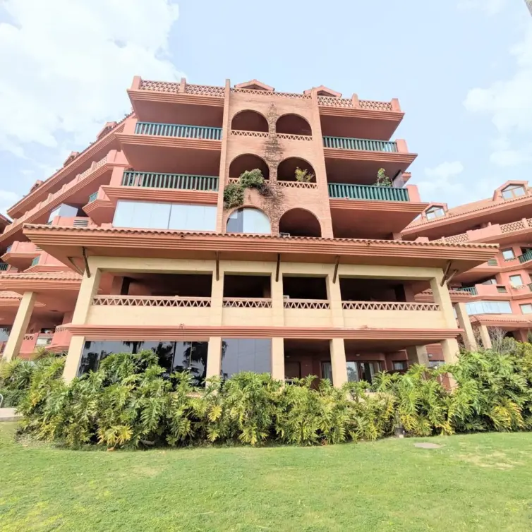 Sale of middle floor apartment in Benalmadena