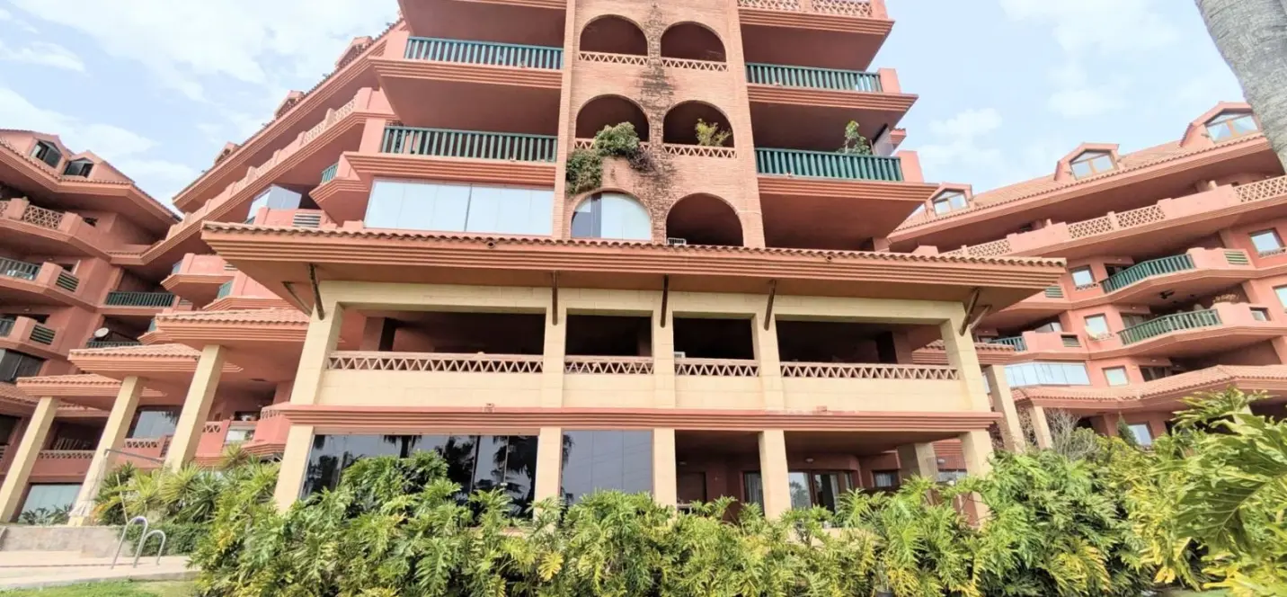 Sale of middle floor apartment in Benalmadena 0