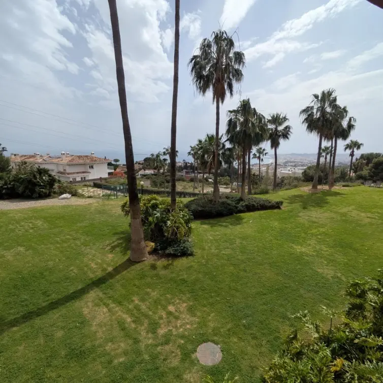 Sale of middle floor apartment in Benalmadena