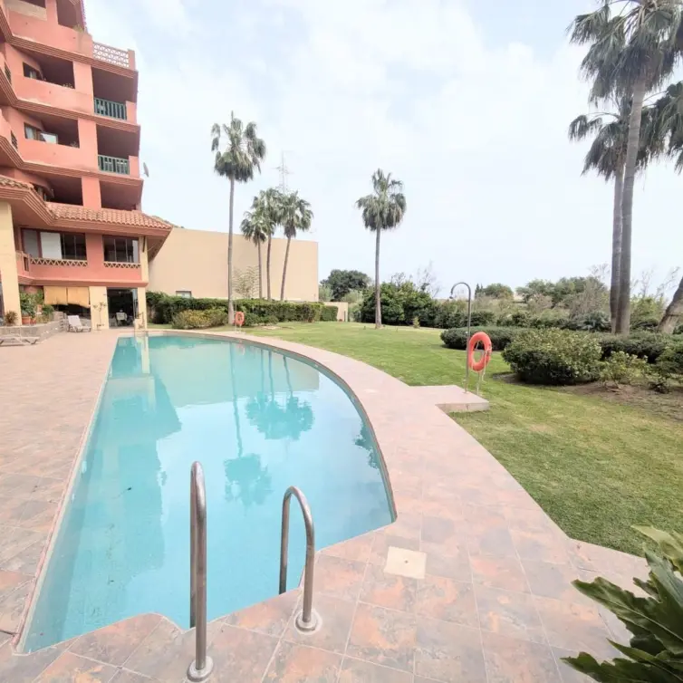 Sale of middle floor apartment in Benalmadena