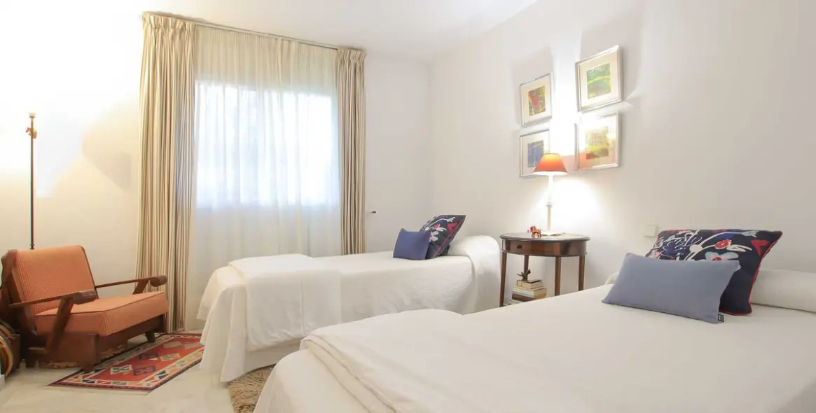 Sale of ground floor apartment in The Golden Mile 7