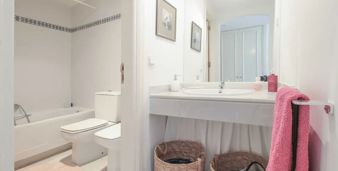 Sale of ground floor apartment in The Golden Mile 9