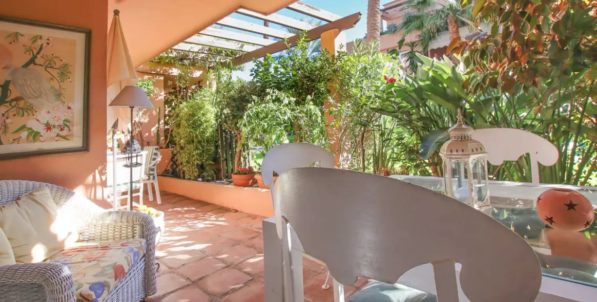 Sale of ground floor apartment in The Golden Mile 17