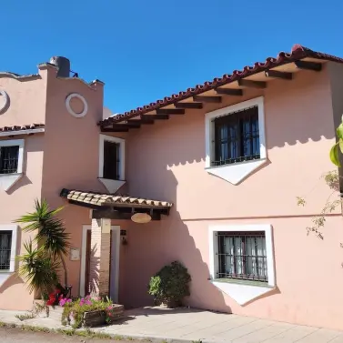 Sale of detached villa in Estepona