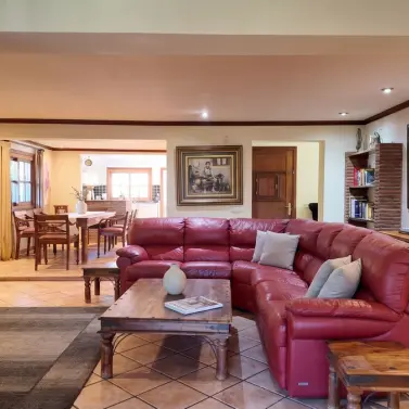 Sale of detached villa in Estepona