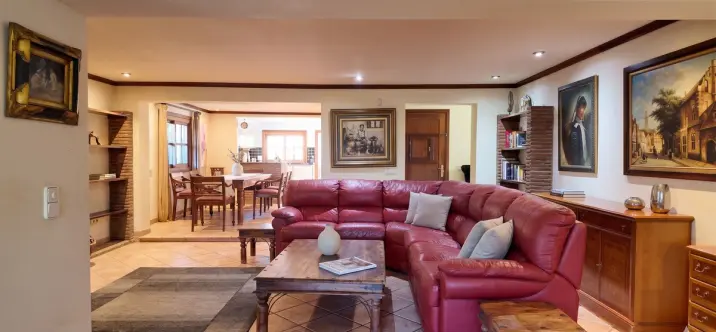 Sale of detached villa in Estepona 2