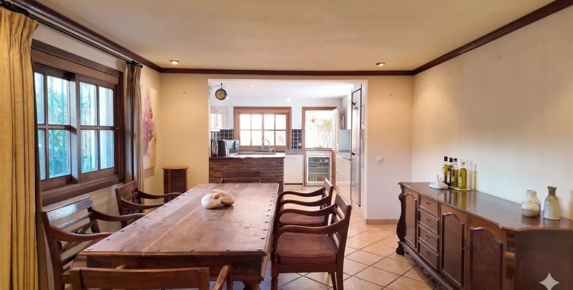 Sale of detached villa in Estepona 4