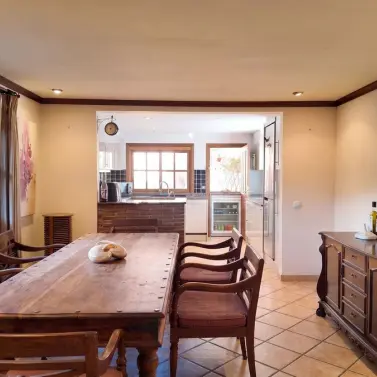 Sale of detached villa in Estepona