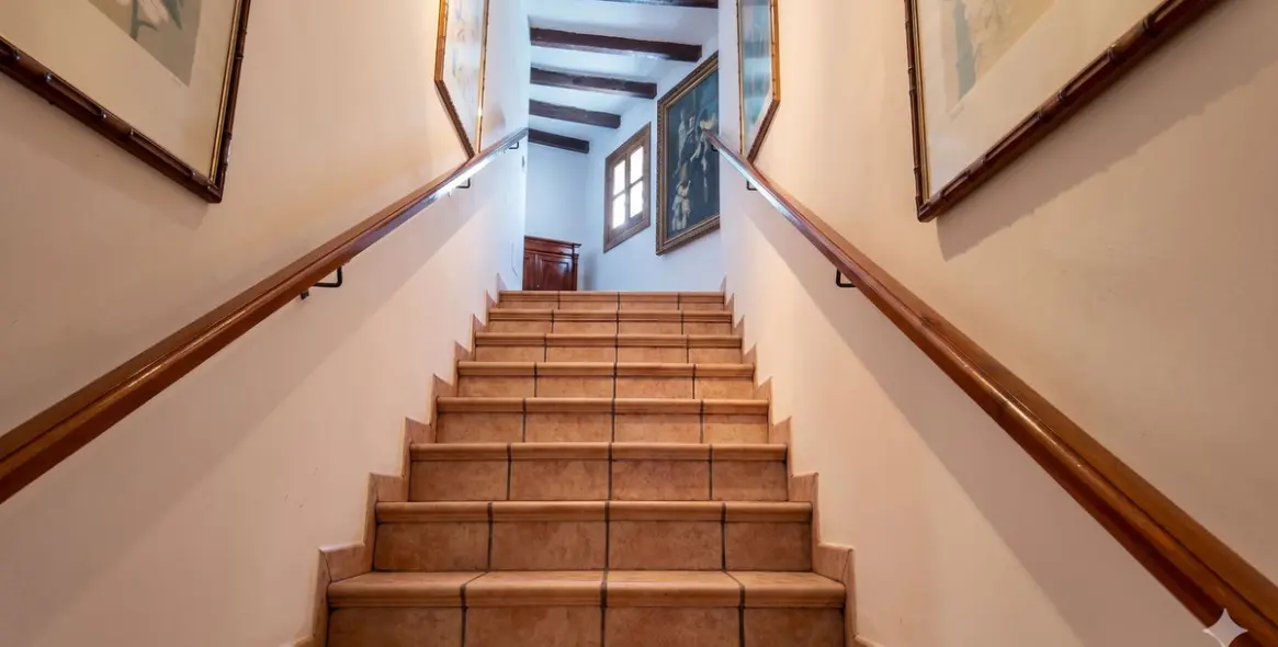 Sale of detached villa in Estepona 11