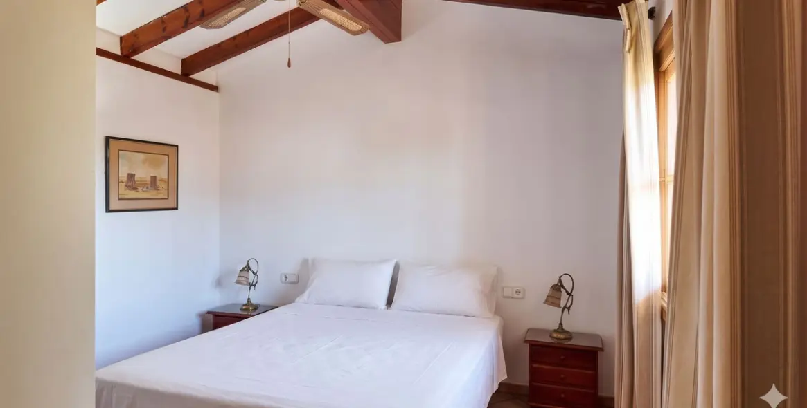 Sale of detached villa in Estepona 16