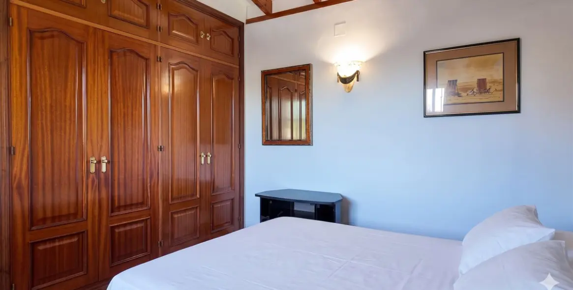 Sale of detached villa in Estepona 17