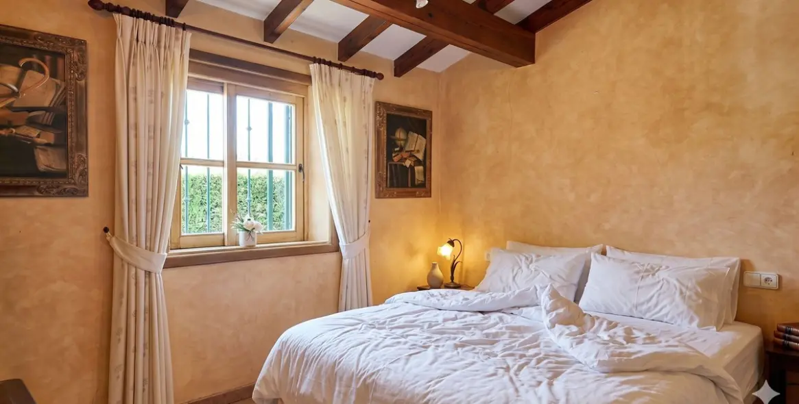 Sale of detached villa in Estepona 19