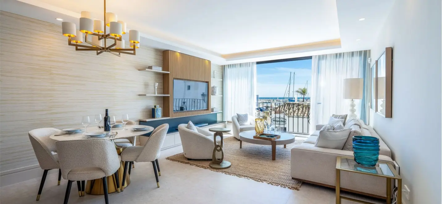 Venta de apartamento en planta media en Puerto Banús 0