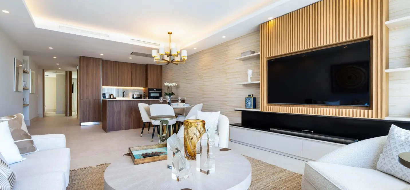 Venta de apartamento en planta media en Puerto Banús 4
