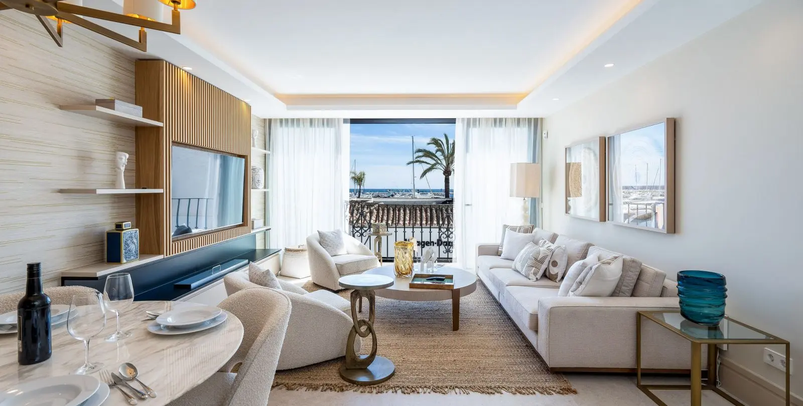 Venta de apartamento en planta media en Puerto Banús 17
