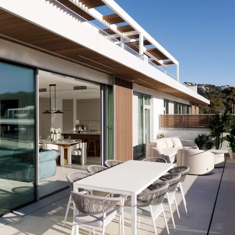 Продажа двухуровневого пентхауса в Marbella