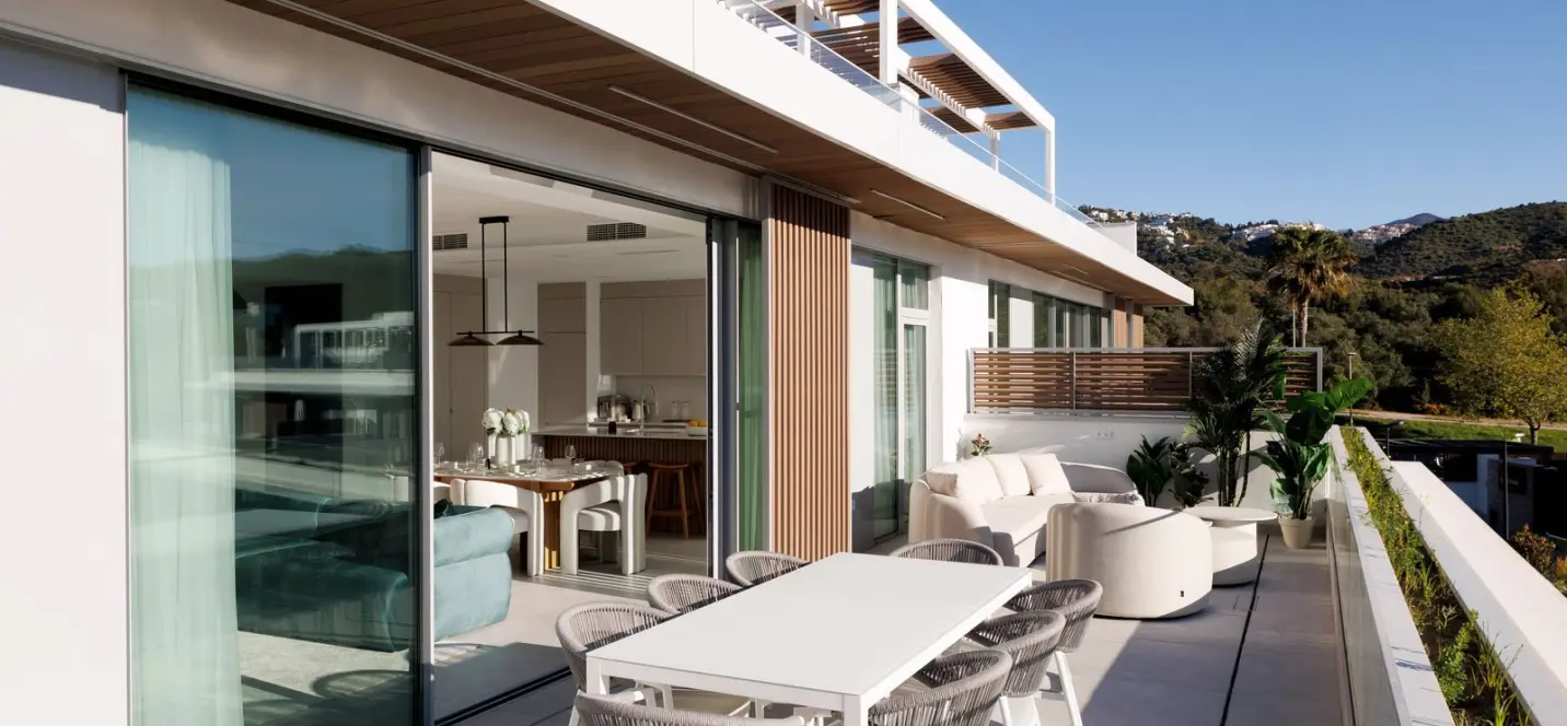 Продажа двухуровневого пентхауса в Marbella 0