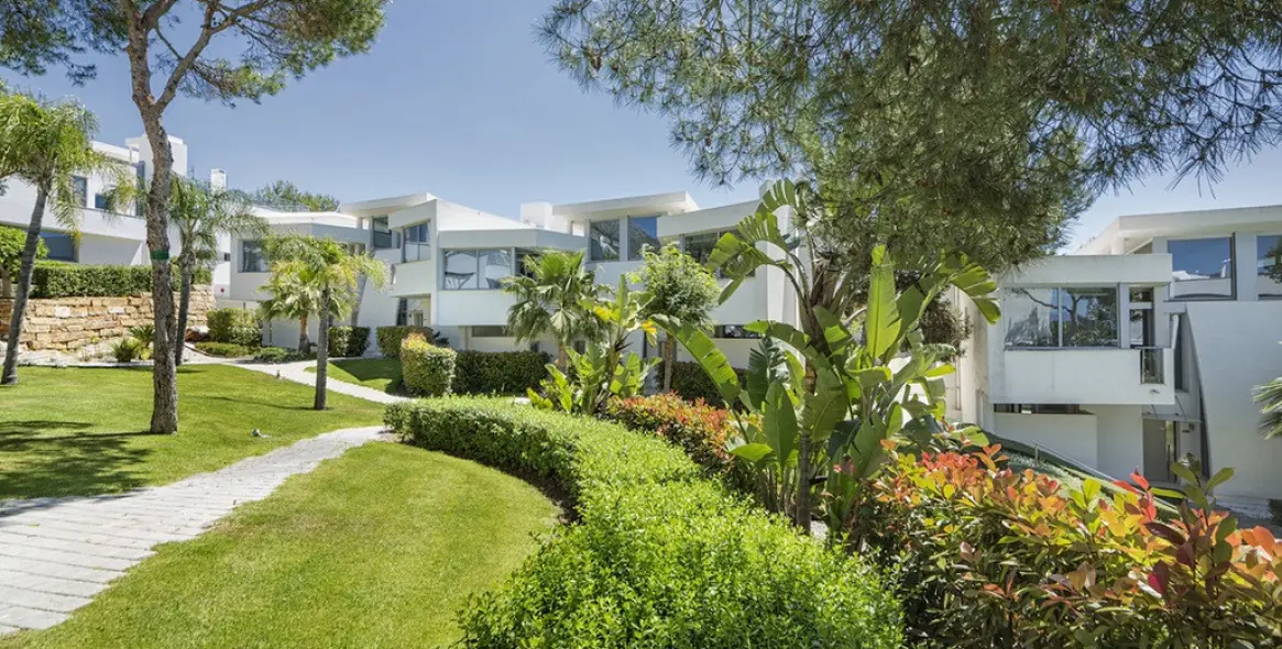 Sale of semi-detached house in The Golden Mile 1